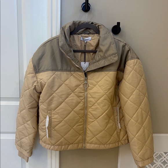 Revolve Colorblock Puffer - Picture 7 of 10